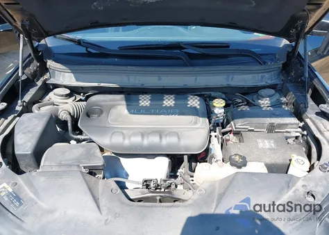 2019 Jeep Cherokee Latitude 4X4 z USA, uszkodzony, nr VIN 1C4PJMCB8KD139241